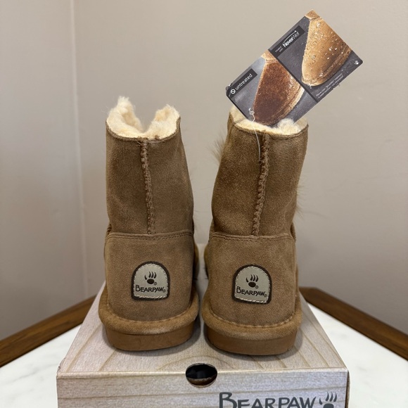 NIB BearPaw Women's Brown Suede Boots with Faux Fur Accent POMPOM - Picture 5 of 6
